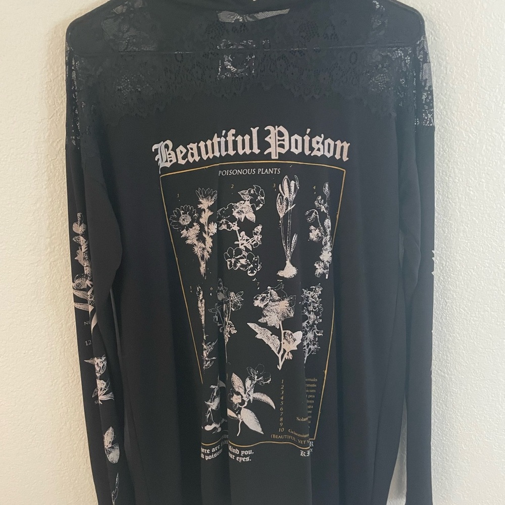 Beautiful poison killstar sweater xs. Only worn once or twice